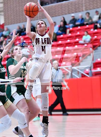 Thumbnail 1 in De Leon vs Valley Mills (UIL 2A Region II Bi-District) photogallery.