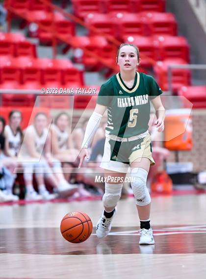 Thumbnail 3 in De Leon vs Valley Mills (UIL 2A Region II Bi-District) photogallery.