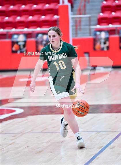 Thumbnail 2 in De Leon vs Valley Mills (UIL 2A Region II Bi-District) photogallery.