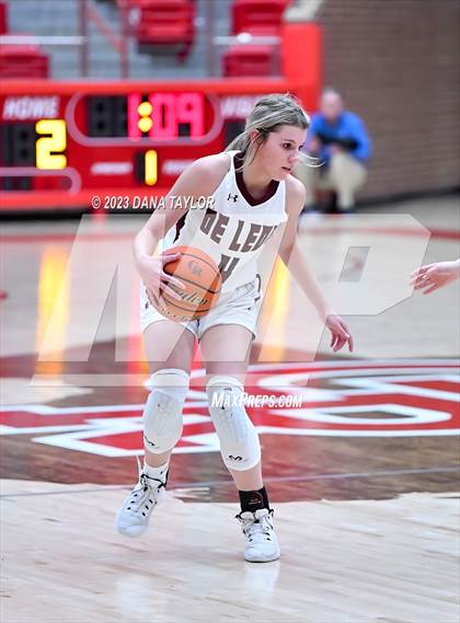 Thumbnail 3 in De Leon vs Valley Mills (UIL 2A Region II Bi-District) photogallery.