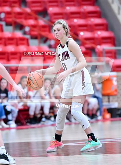 Thumbnail 2 in De Leon vs Valley Mills (UIL 2A Region II Bi-District) photogallery.