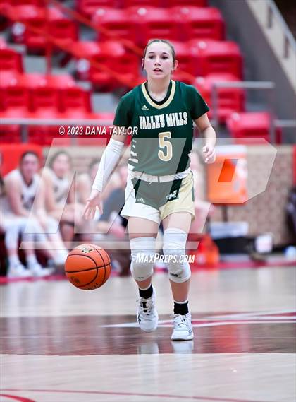 Thumbnail 1 in De Leon vs Valley Mills (UIL 2A Region II Bi-District) photogallery.