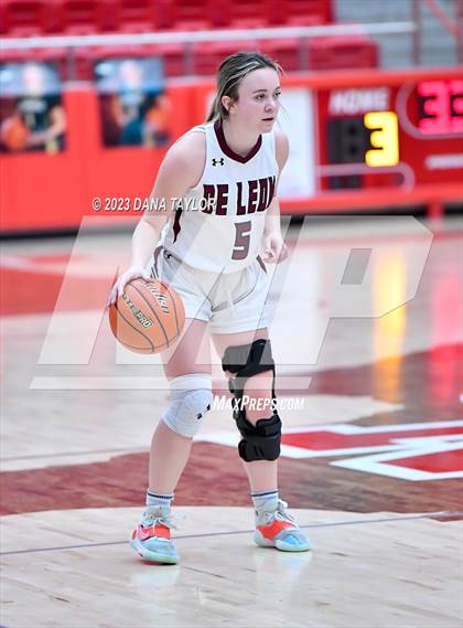 Thumbnail 2 in De Leon vs Valley Mills (UIL 2A Region II Bi-District) photogallery.