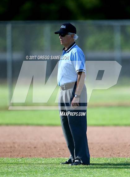 Thumbnail 3 in Saint Francis vs. Davis (Boras Classic North) photogallery.