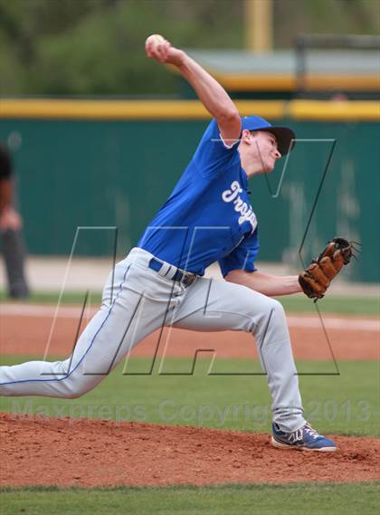 Thumbnail 1 in Arkansas City vs. Andover (KSHSAA 5A Regional Playoff) photogallery.