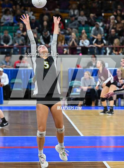 Thumbnail 2 in Alamosa vs. Manitou Springs (CHSAA 3A 1st Round) photogallery.