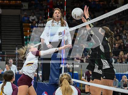 Thumbnail 1 in Alamosa vs. Manitou Springs (CHSAA 3A 1st Round) photogallery.