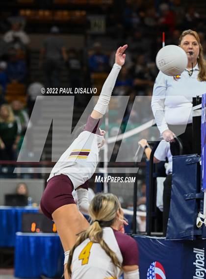 Thumbnail 2 in Alamosa vs. Manitou Springs (CHSAA 3A 1st Round) photogallery.