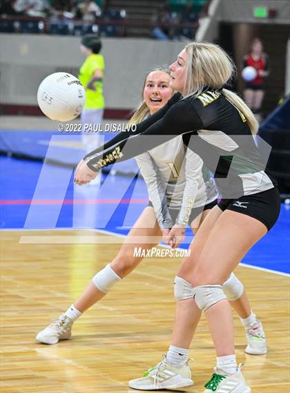 Thumbnail 1 in Alamosa vs. Manitou Springs (CHSAA 3A 1st Round) photogallery.