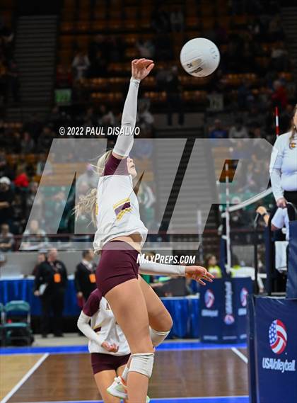 Thumbnail 2 in Alamosa vs. Manitou Springs (CHSAA 3A 1st Round) photogallery.