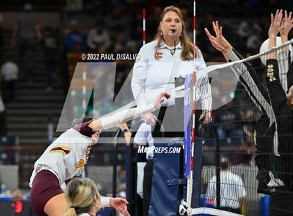 Thumbnail 3 in Alamosa vs. Manitou Springs (CHSAA 3A 1st Round) photogallery.