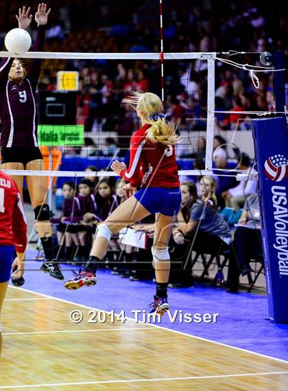 Thumbnail 2 in Idalia vs. Springfield (CHSAA 1A Playoff) photogallery.