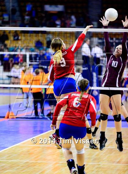 Thumbnail 3 in Idalia vs. Springfield (CHSAA 1A Playoff) photogallery.