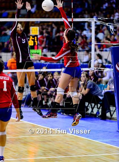 Thumbnail 1 in Idalia vs. Springfield (CHSAA 1A Playoff) photogallery.