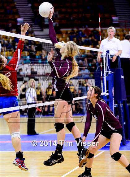 Thumbnail 1 in Idalia vs. Springfield (CHSAA 1A Playoff) photogallery.