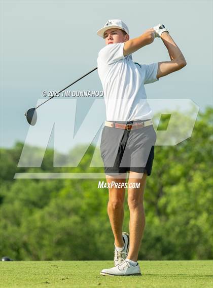 Thumbnail 2 in UIL 3A Boys Golf Finals (Round 1) photogallery.