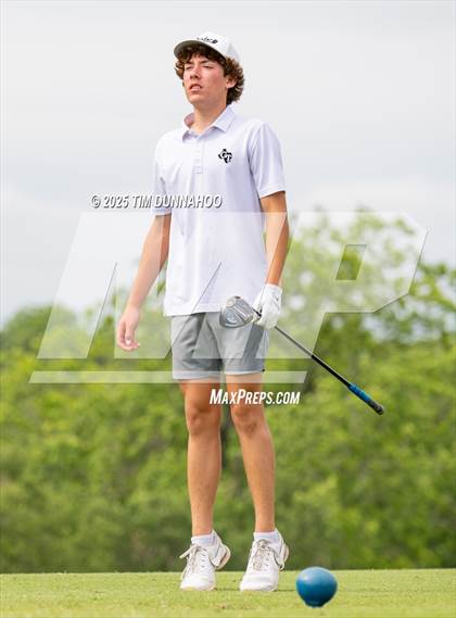 Thumbnail 2 in UIL 3A Boys Golf Finals (Round 1) photogallery.