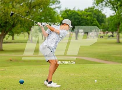 Thumbnail 2 in UIL 3A Boys Golf Finals (Round 1) photogallery.