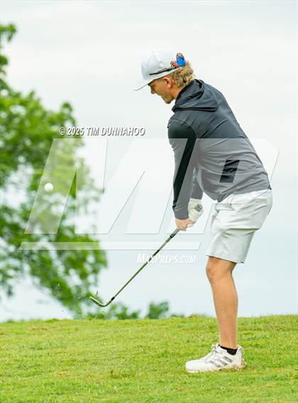 Thumbnail 1 in UIL 3A Boys Golf Finals (Round 1) photogallery.
