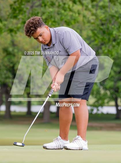Thumbnail 3 in UIL 3A Boys Golf Finals (Round 1) photogallery.
