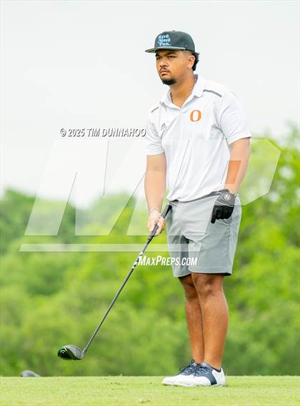 Thumbnail 2 in UIL 3A Boys Golf Finals (Round 1) photogallery.