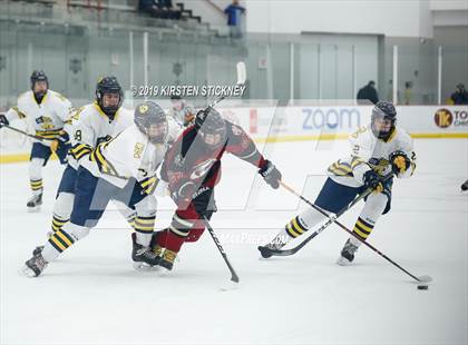 Thumbnail 3 in Saint Ignatius College Prep vs. Saint Ignatius (Jesuit Cup) photogallery.