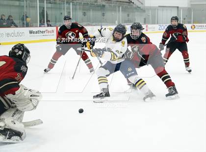 Thumbnail 2 in Saint Ignatius College Prep vs. Saint Ignatius (Jesuit Cup) photogallery.