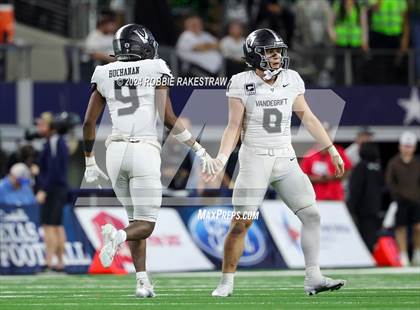 Thumbnail 2 in Southlake Carroll vs. Vandegrift (UIL 6A Division II Final) photogallery.