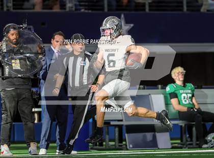 Thumbnail 2 in Southlake Carroll vs. Vandegrift (UIL 6A Division II Final) photogallery.