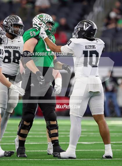 Thumbnail 1 in Southlake Carroll vs. Vandegrift (UIL 6A Division II Final) photogallery.