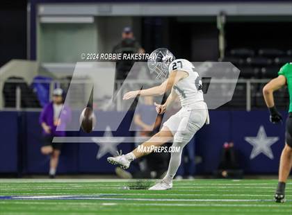 Thumbnail 1 in Southlake Carroll vs. Vandegrift (UIL 6A Division II Final) photogallery.