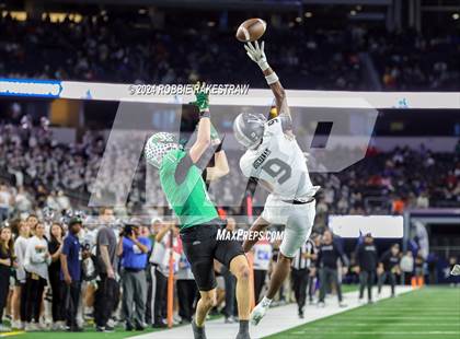 Thumbnail 3 in Southlake Carroll vs. Vandegrift (UIL 6A Division II Final) photogallery.