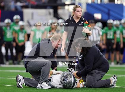 Thumbnail 3 in Southlake Carroll vs. Vandegrift (UIL 6A Division II Final) photogallery.