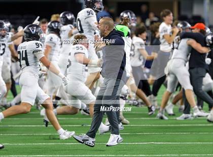 Thumbnail 1 in Southlake Carroll vs. Vandegrift (UIL 6A Division II Final) photogallery.