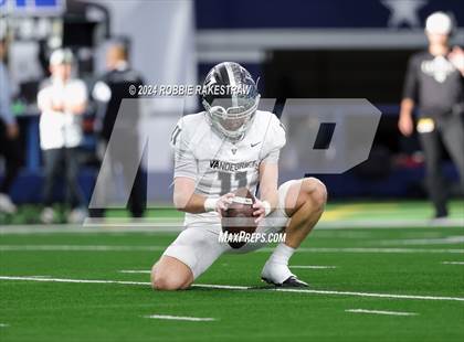 Thumbnail 1 in Southlake Carroll vs. Vandegrift (UIL 6A Division II Final) photogallery.