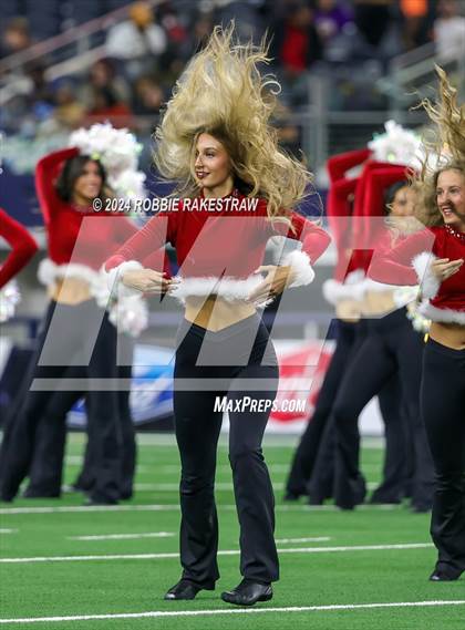 Thumbnail 1 in Southlake Carroll vs. Vandegrift (UIL 6A Division II Final) photogallery.