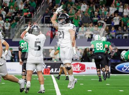 Thumbnail 3 in Southlake Carroll vs. Vandegrift (UIL 6A Division II Final) photogallery.
