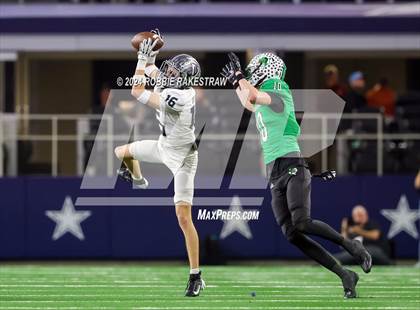 Thumbnail 3 in Southlake Carroll vs. Vandegrift (UIL 6A Division II Final) photogallery.
