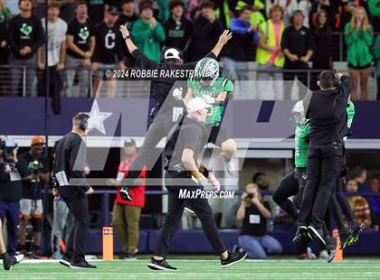 Thumbnail 2 in Southlake Carroll vs. Vandegrift (UIL 6A Division II Final) photogallery.