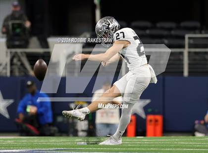Thumbnail 3 in Southlake Carroll vs. Vandegrift (UIL 6A Division II Final) photogallery.