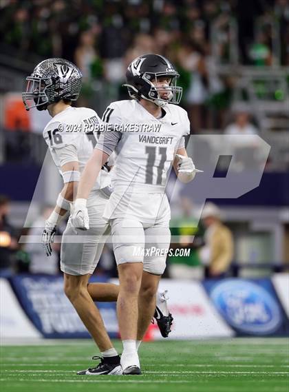 Thumbnail 3 in Southlake Carroll vs. Vandegrift (UIL 6A Division II Final) photogallery.