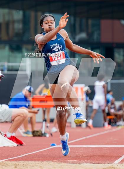 Thumbnail 2 in UIL 5A Girls Track & Field Finals photogallery.