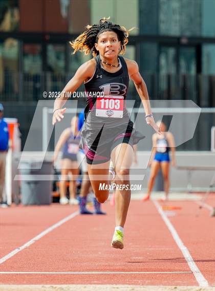 Thumbnail 2 in UIL 5A Girls Track & Field Finals photogallery.