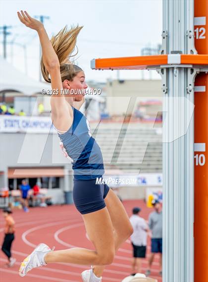 Thumbnail 3 in UIL 5A Girls Track & Field Finals photogallery.