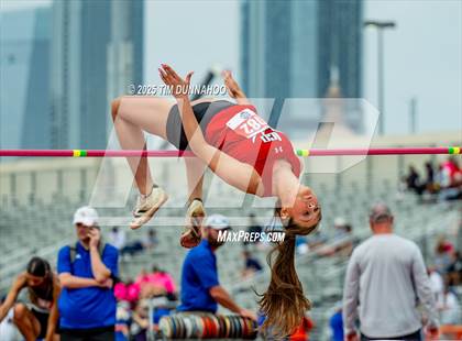 Thumbnail 1 in UIL 5A Girls Track & Field Finals photogallery.