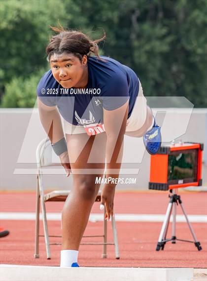Thumbnail 3 in UIL 5A Girls Track & Field Finals photogallery.