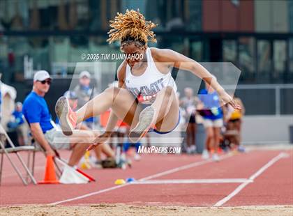 Thumbnail 3 in UIL 5A Girls Track & Field Finals photogallery.