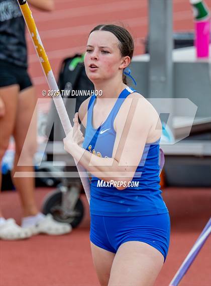 Thumbnail 1 in UIL 5A Girls Track & Field Finals photogallery.