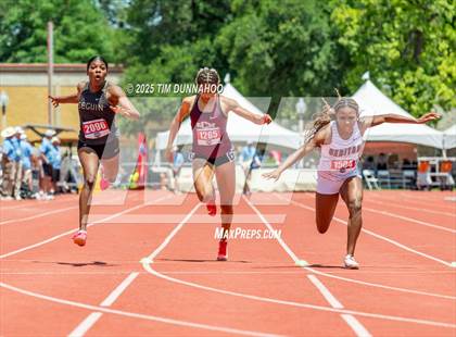 Thumbnail 3 in UIL 5A Girls Track & Field Finals photogallery.