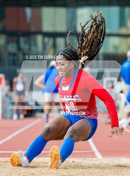 Thumbnail 1 in UIL 5A Girls Track & Field Finals photogallery.